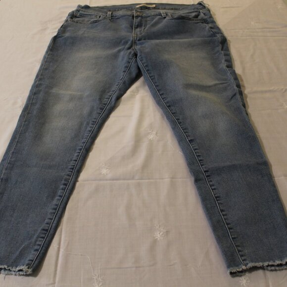 JEANS-002 - Picture 1 of 4